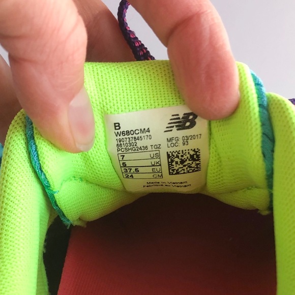 New Balance: neon running shoes - Picture 10 of 10